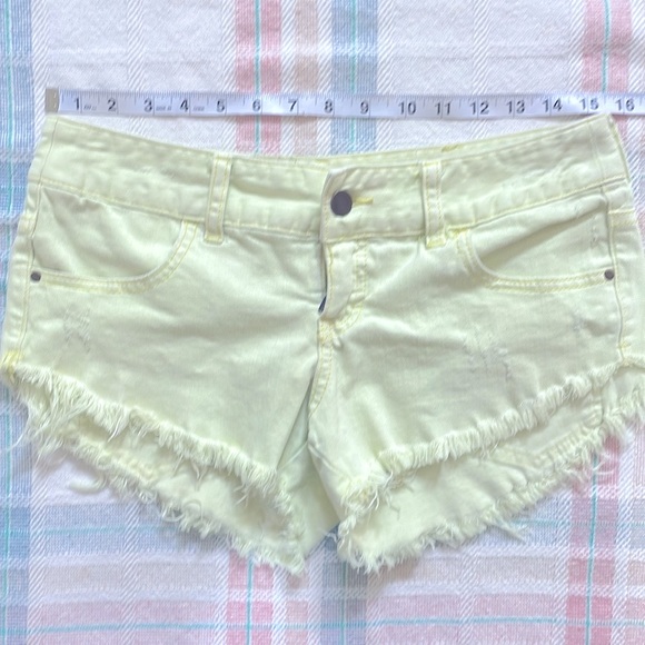 Billabong Laneway denim shorts size 3 - Picture 8 of 9